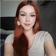 Profesora de biología y química para estudiantes de primaria y secundaria